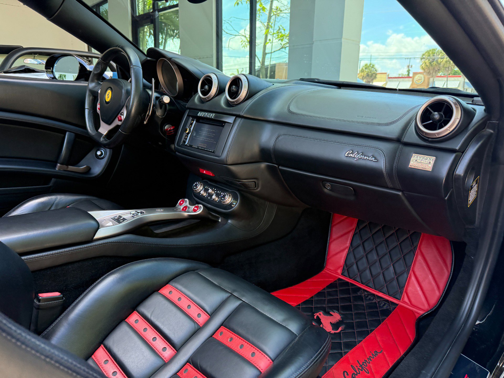 Used 2010 Ferrari California RWD image 34