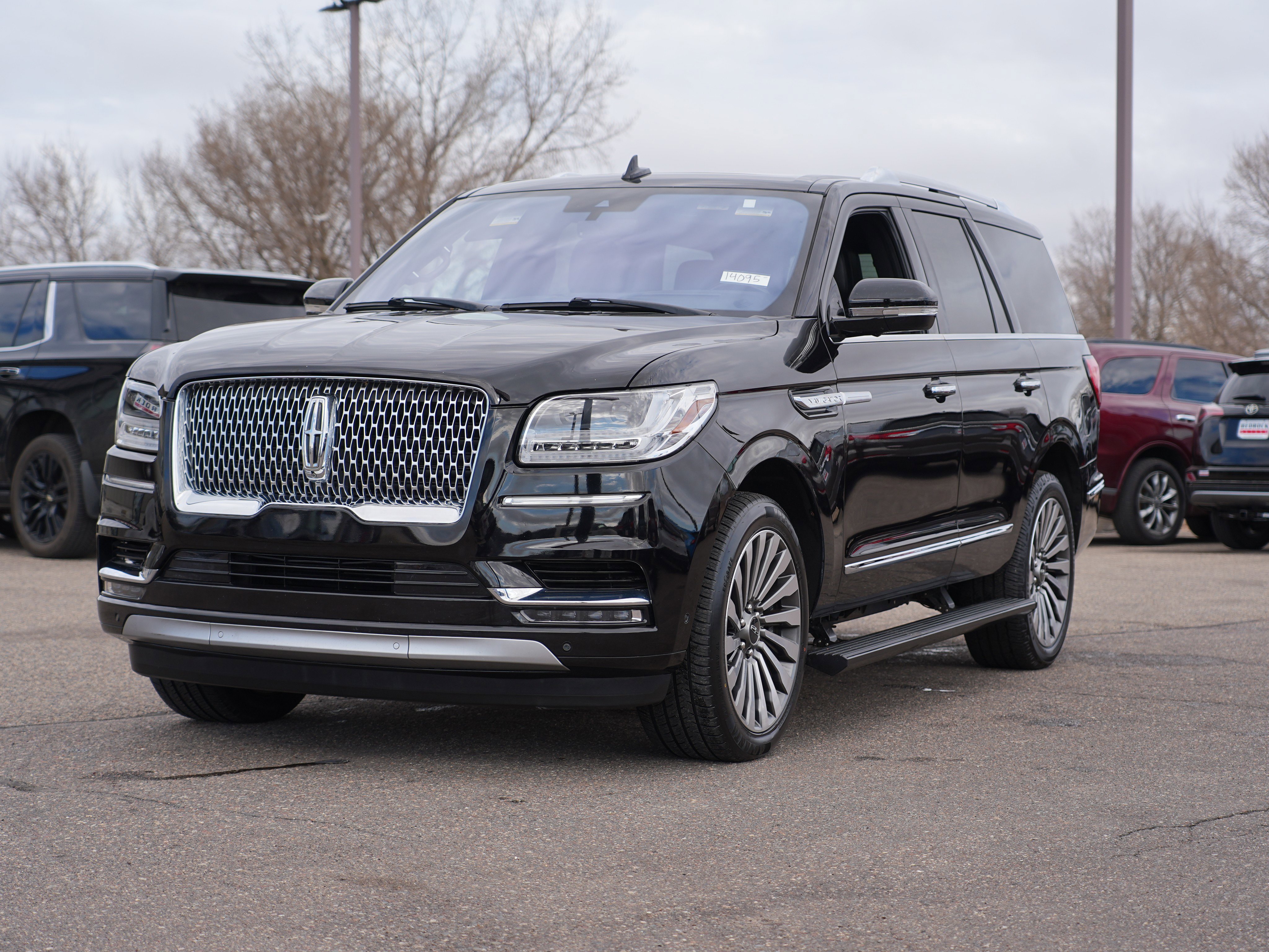 Used 2019 Lincoln Navigator Reserve AWD/4WD image 7