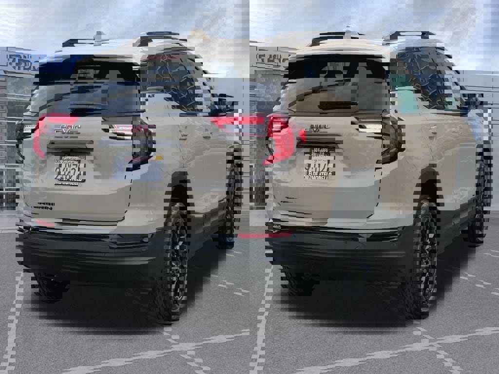 Used 2023 GMC Terrain SLT w/ Elevation Edition image 4