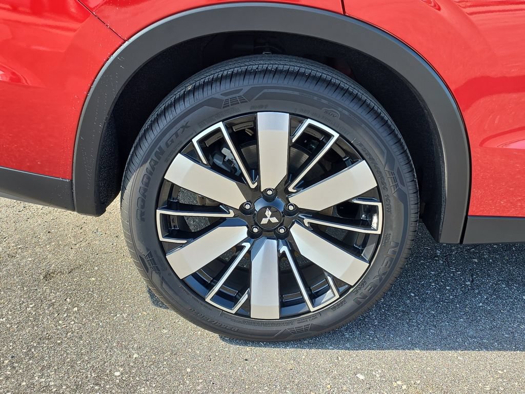 Used 2025 Mitsubishi Outlander SE FWD image 5
