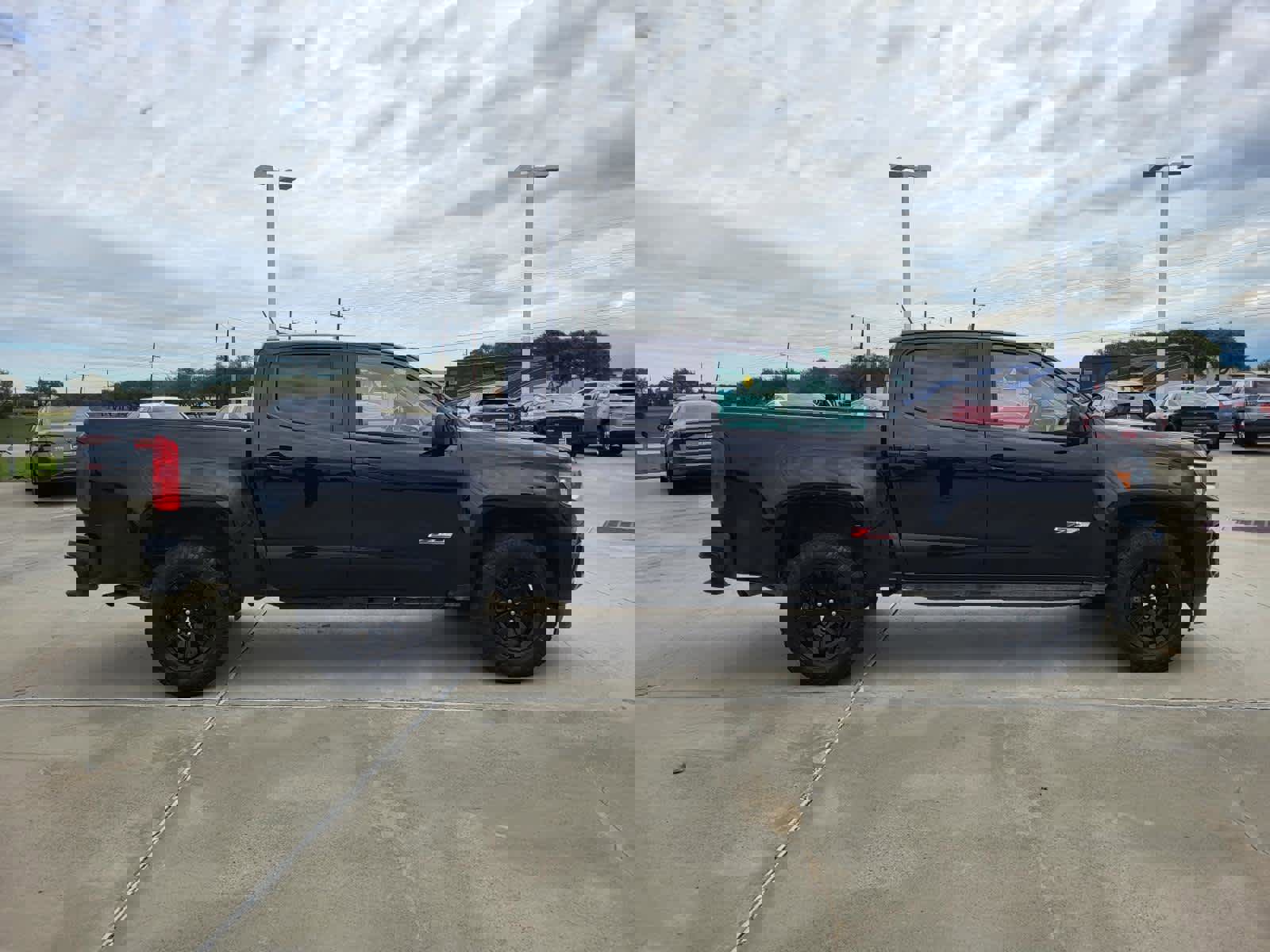 Used 2021 Chevrolet Colorado Z71 w/ Z71 Midnight Edition image 6