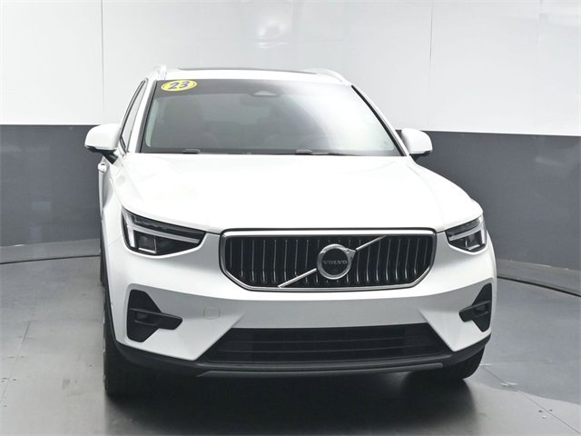 Used 2023 Volvo XC40 B5 Plus w/ Driver Assist Package image 3