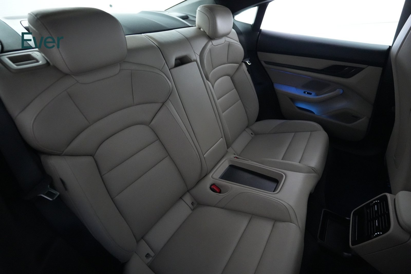 Used 2023 Porsche Taycan RWD image 5