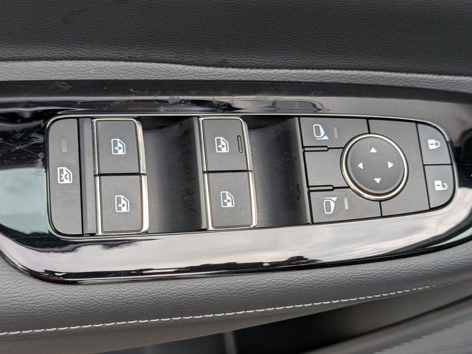 Used 2025 Nissan Murano SL image 14