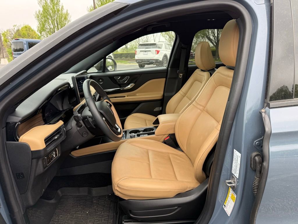 Used 2023 Lincoln Corsair Reserve w/ Equipment Group 202A AWD/4WD image 11