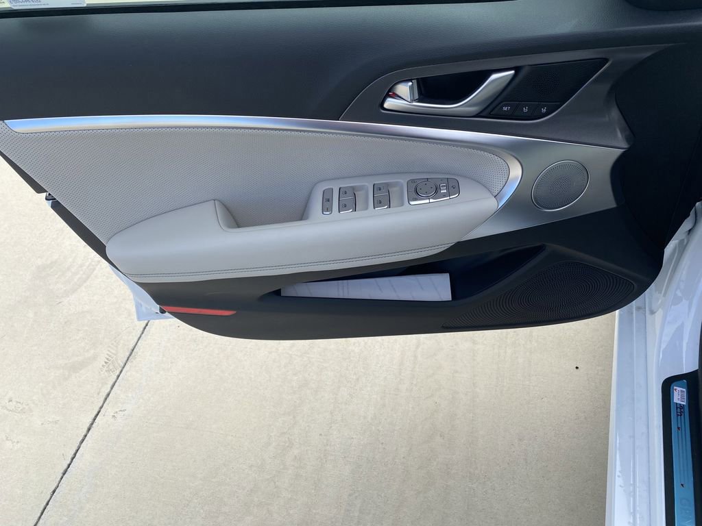 New 2025 Genesis G70 2.5T w/ Sport Prestige Package image 13