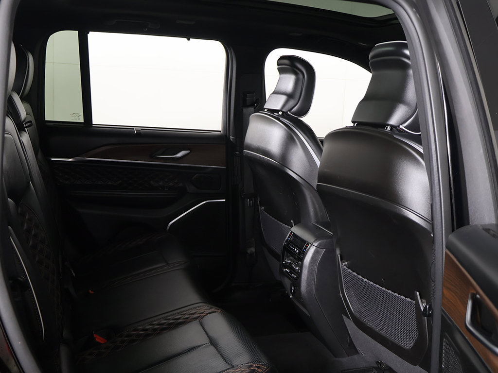 Used 2023 Jeep Grand Cherokee Summit w/ Luxury Tech Group V AWD/4WD image 32