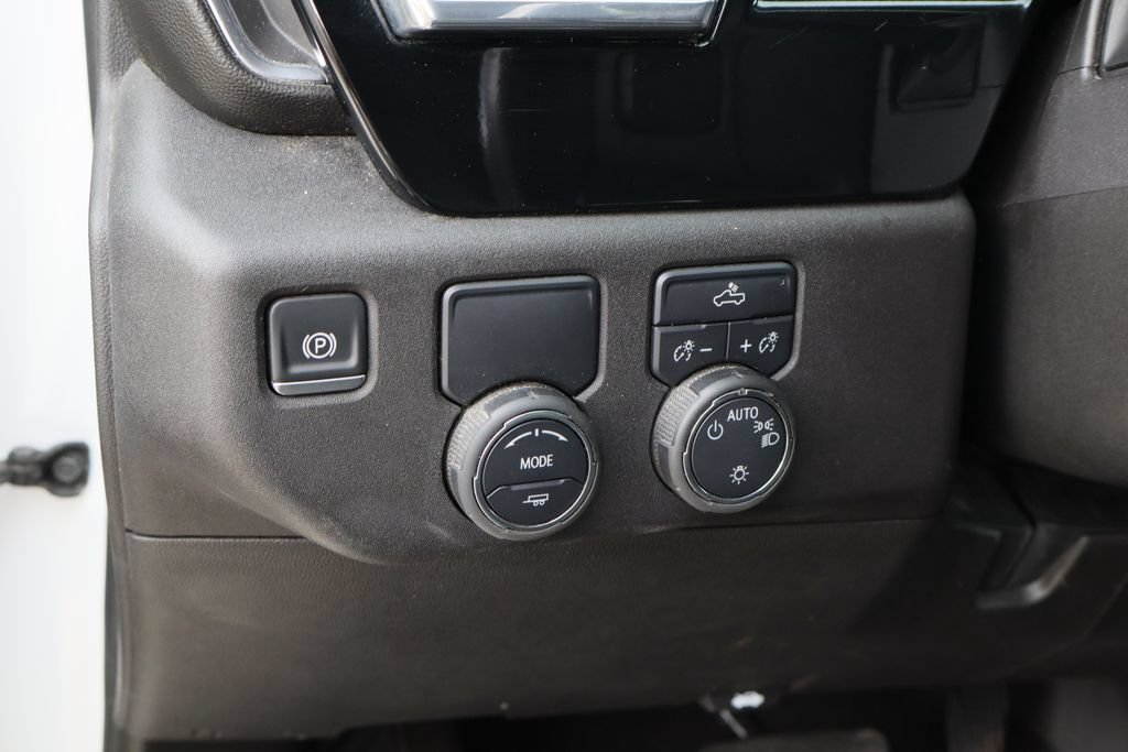 Used 2025 Chevrolet Silverado 1500 LT RWD image 12