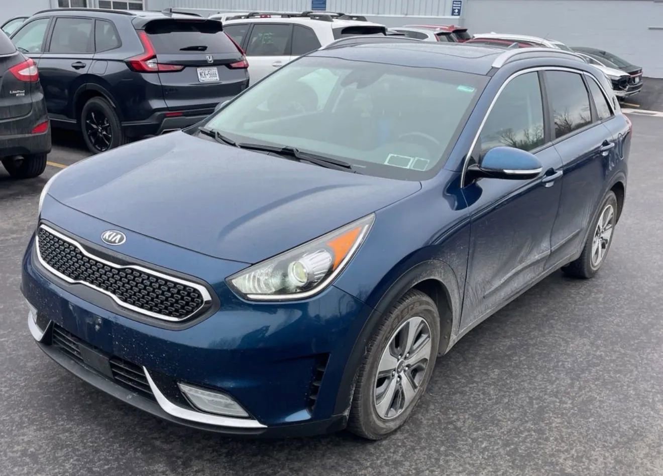 Used 2017 Kia Niro EX image 1