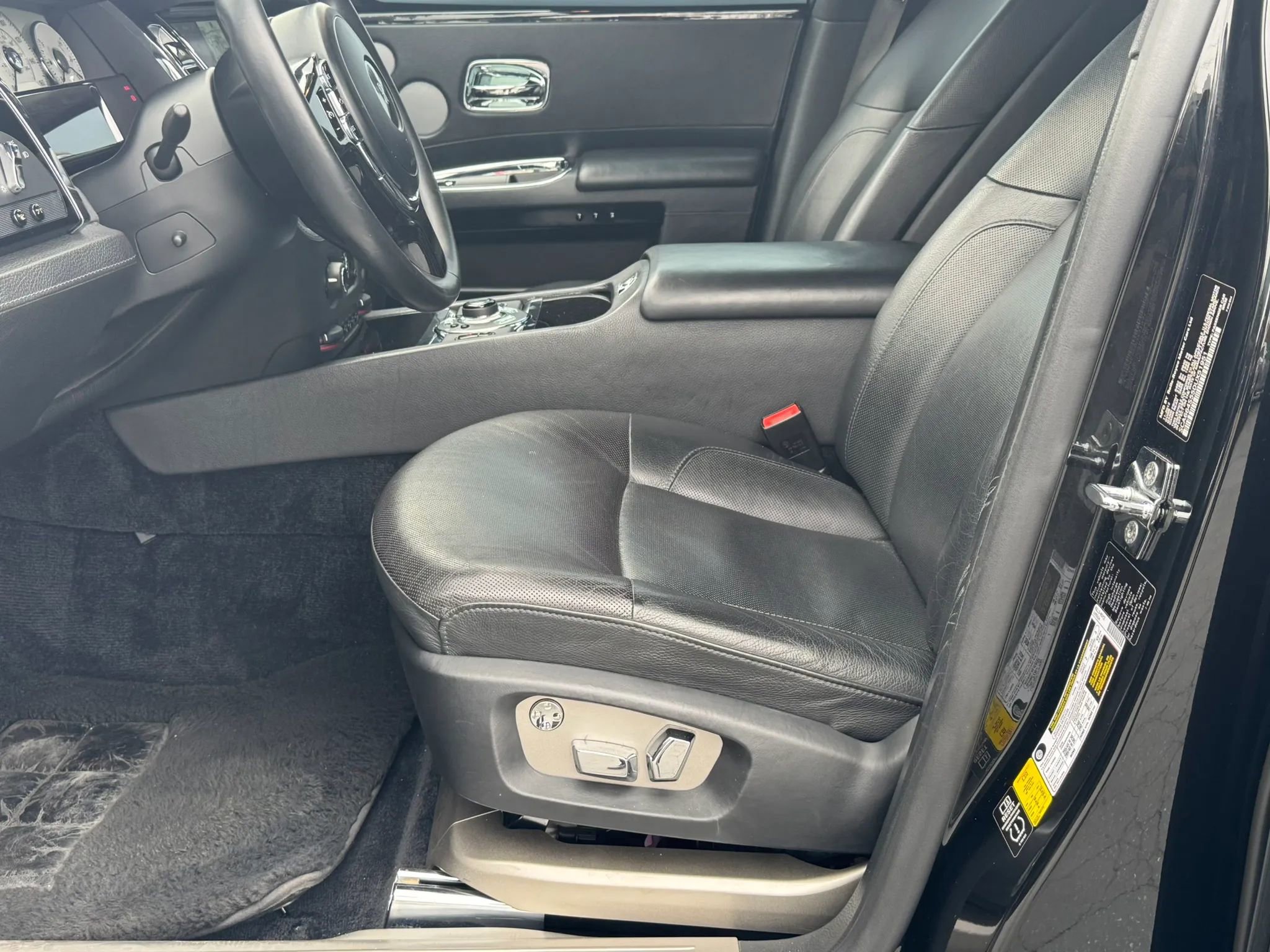 Used 2013 Rolls-Royce Ghost RWD image 15