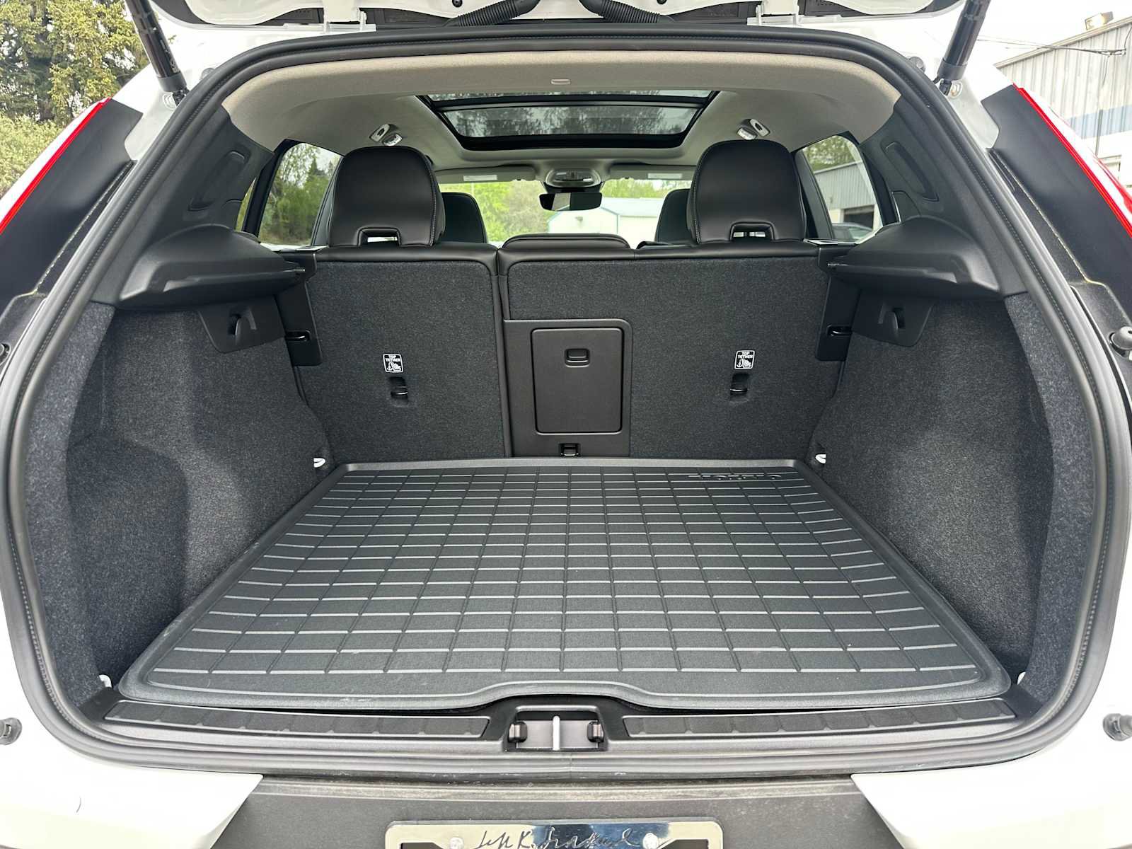 Used 2025 Volvo XC40 B5 Core w/ Protection Package Premier AWD/4WD image 14