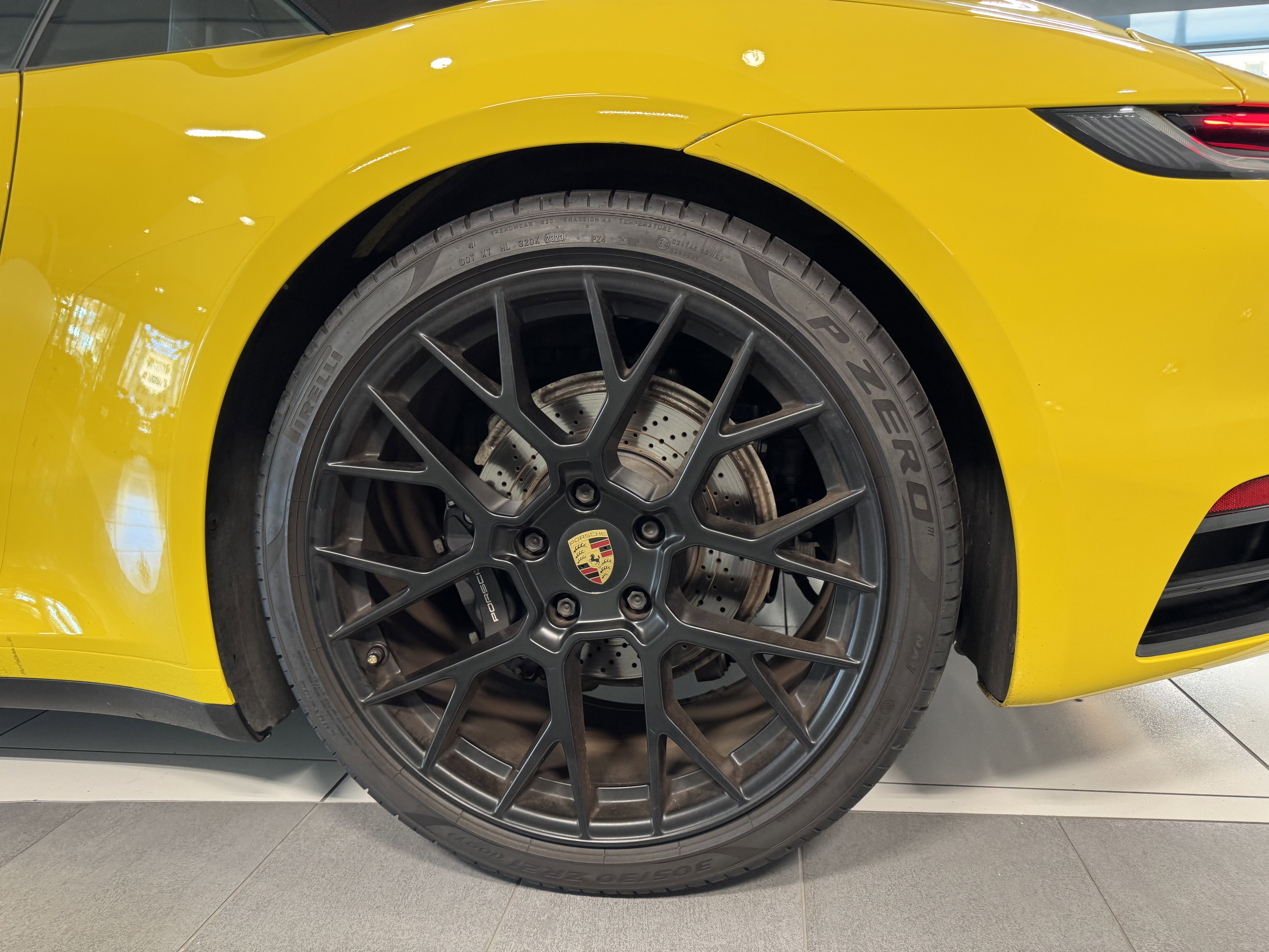 Used 2022 Porsche 911 Carrera image 14