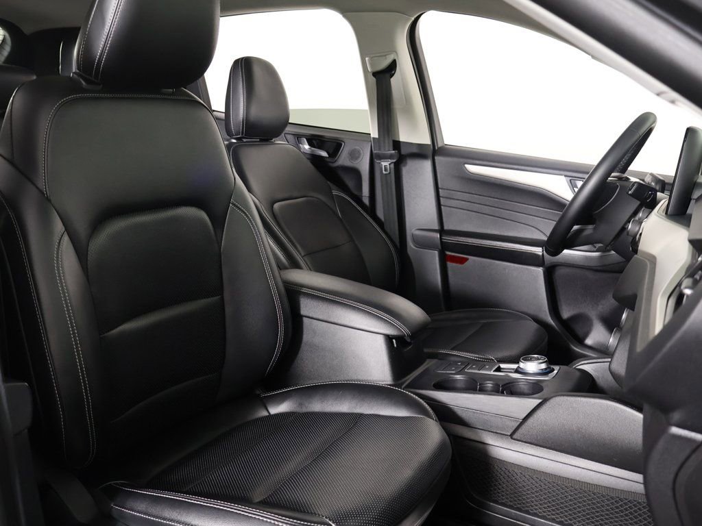 Used 2022 Ford Escape SEL w/ Technology Package image 32