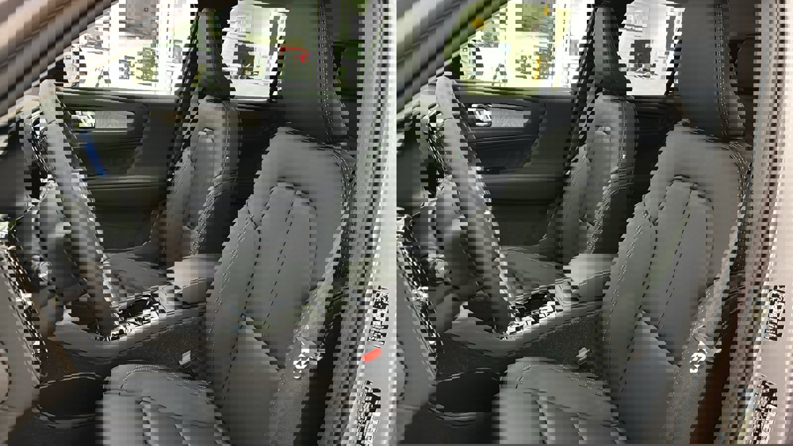 Used 2026 Volvo XC40 B5 Plus w/ Protection Package Premier image 23