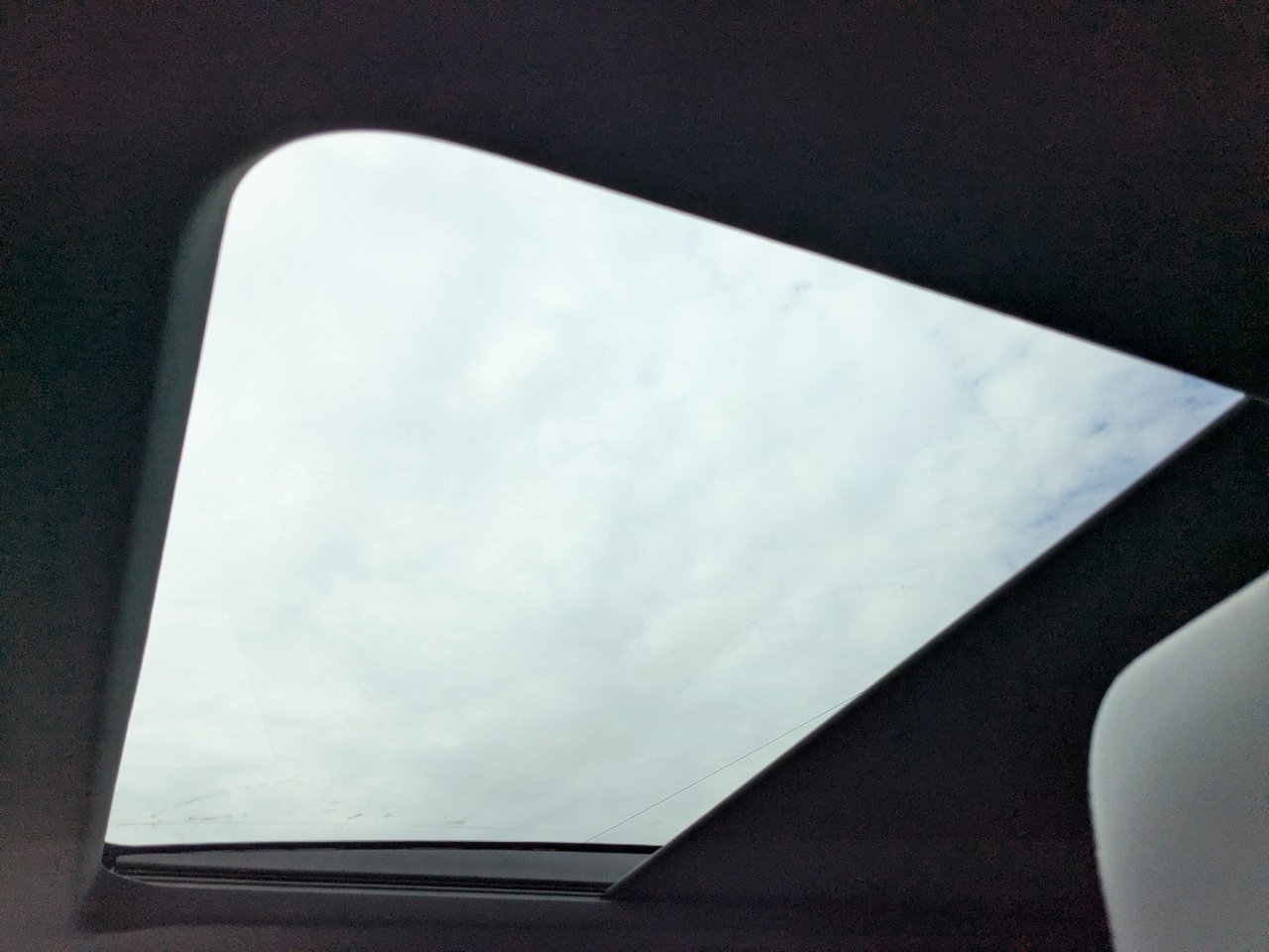 New 2026 Ford Explorer ST-Line w/ ST-Line Street Pack image 24