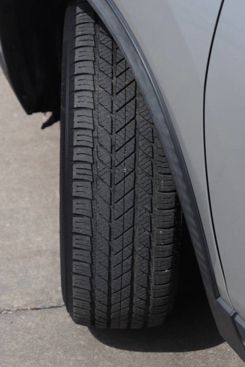 Used 2018 Nissan Rogue S image 25