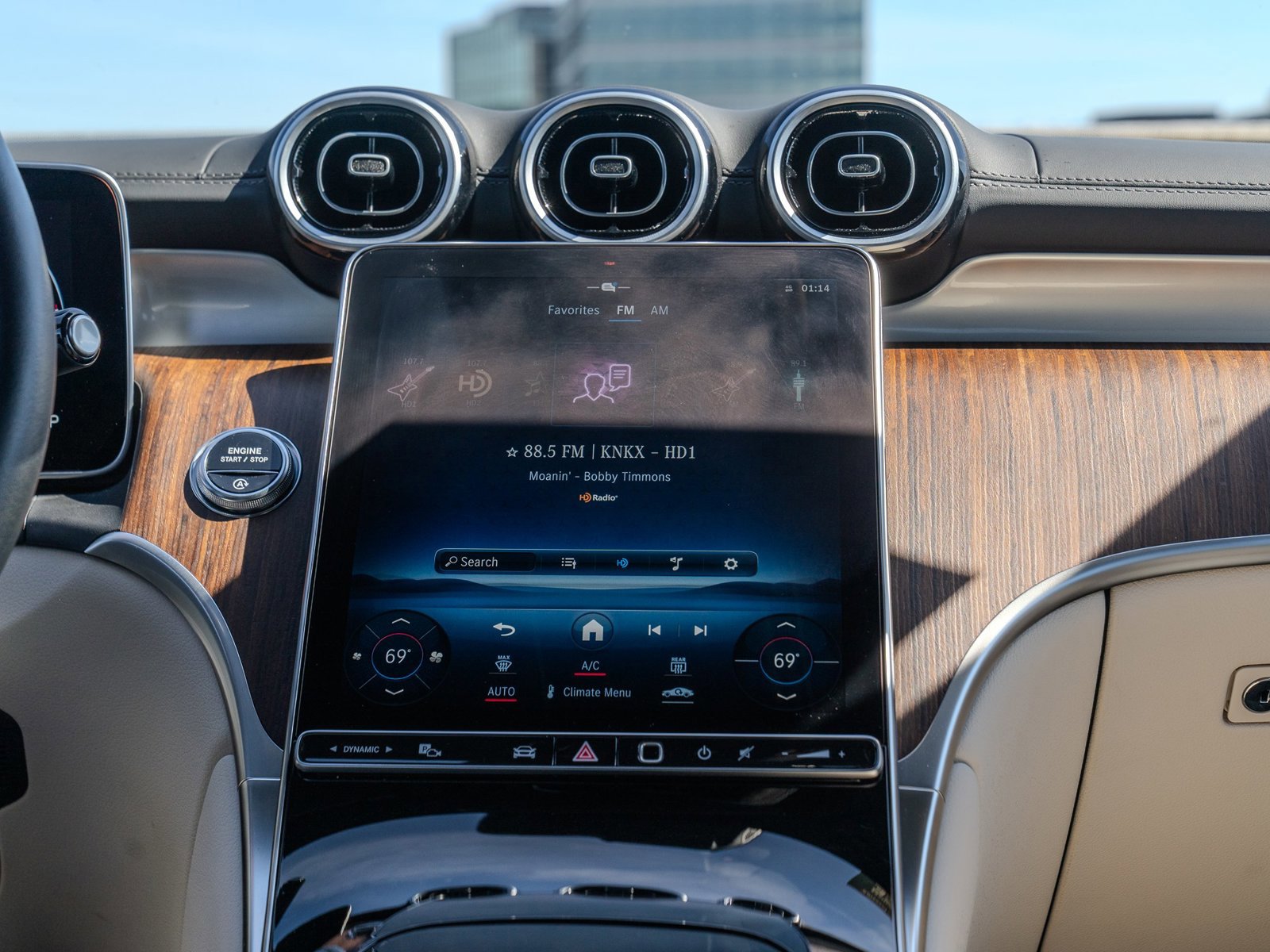 Used 2023 Mercedes-Benz GLC 300 4MATIC image 23