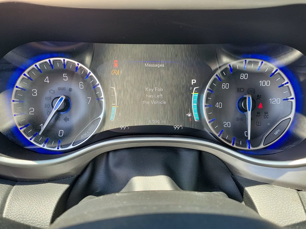 Used 2024 Chrysler Pacifica Touring-L FWD image 20
