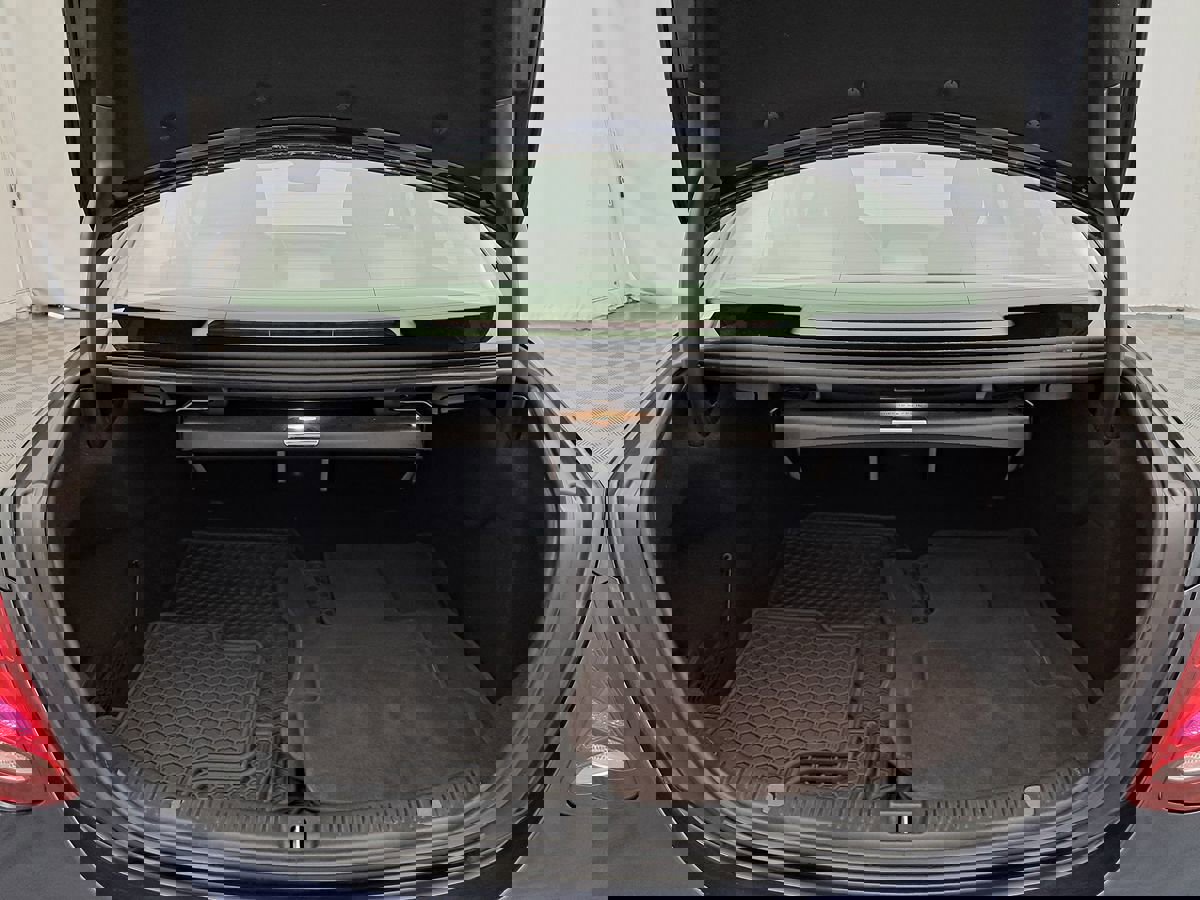 Used 2018 Mercedes-Benz E 300 4MATIC image 40