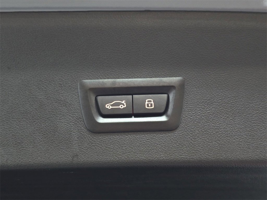 Used 2023 BMW X4 xDrive30i w/ M Sport Package image 16