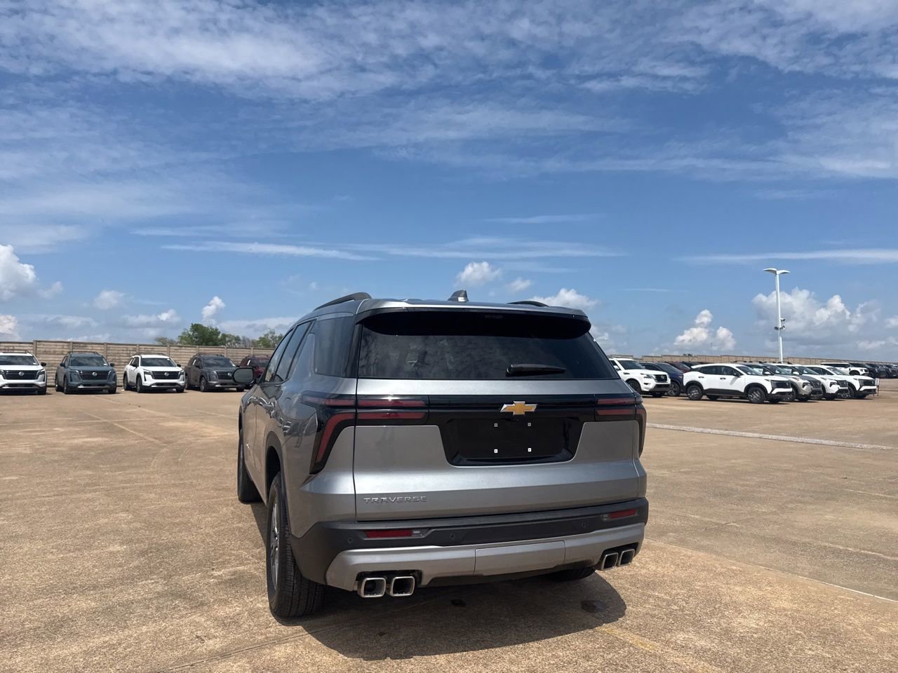 Used 2026 Chevrolet Traverse LT w/ Driver Confidence Package FWD image 18