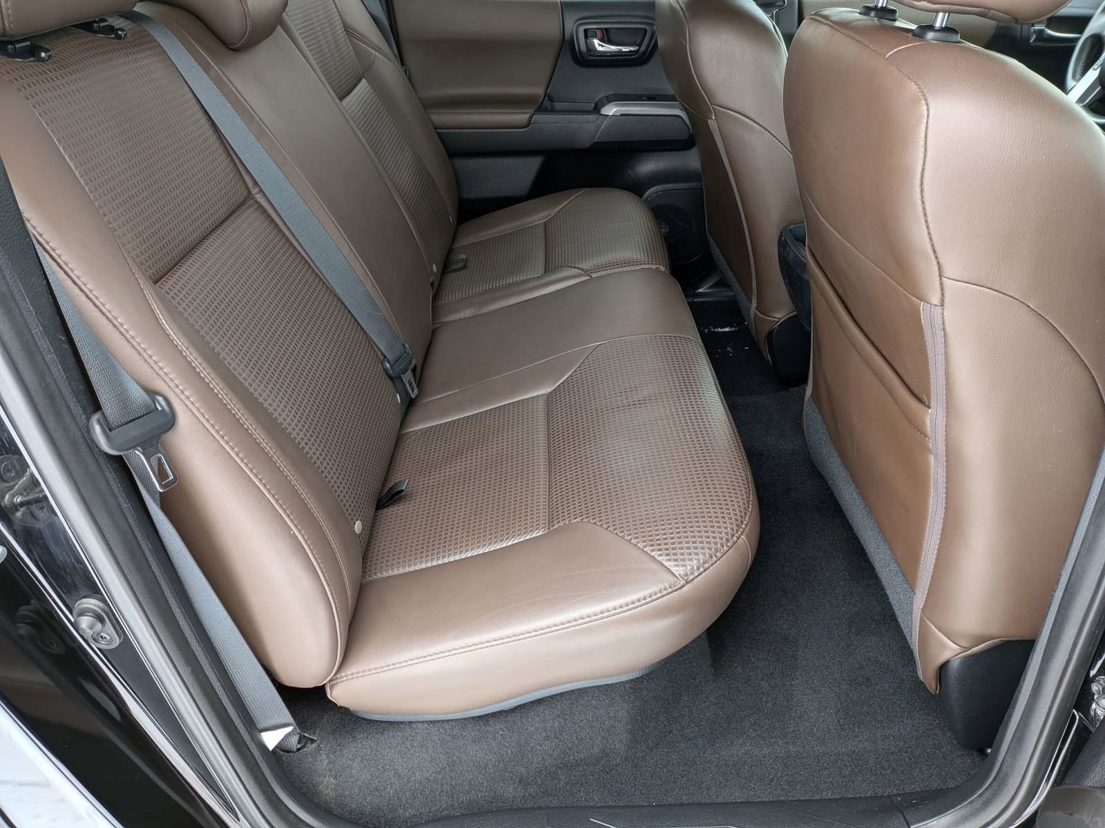 Used 2019 Toyota Tacoma Limited image 28