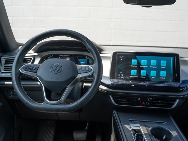 Used 2024 Volkswagen Atlas Cross Sport SE AWD/4WD image 22
