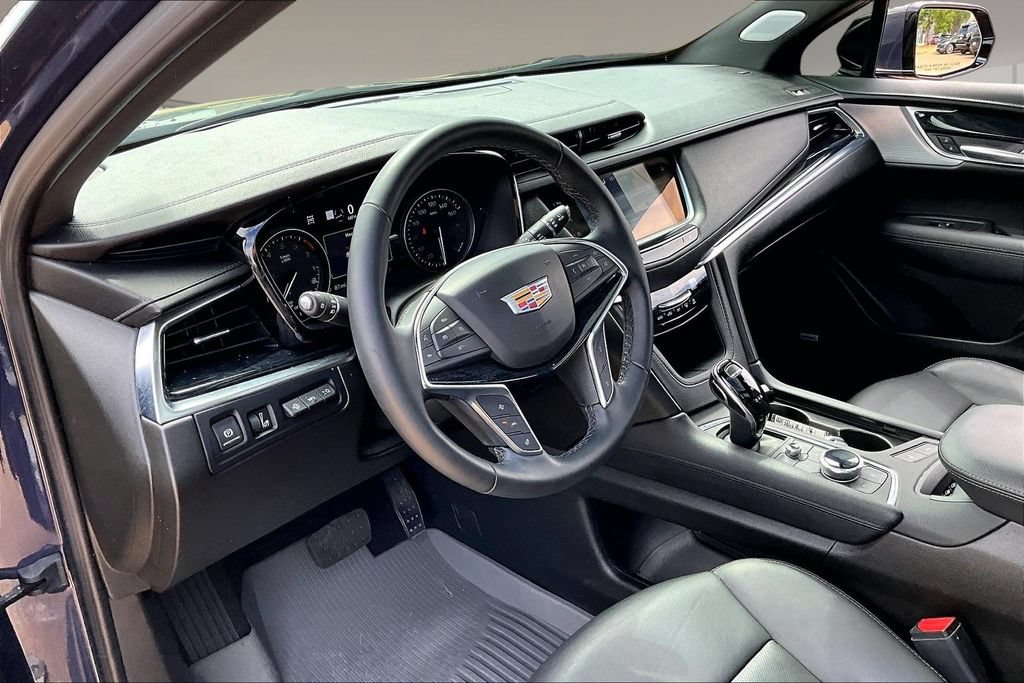 Used 2025 Cadillac XT5 Premium Luxury w/ Technology Package AWD/4WD image 13