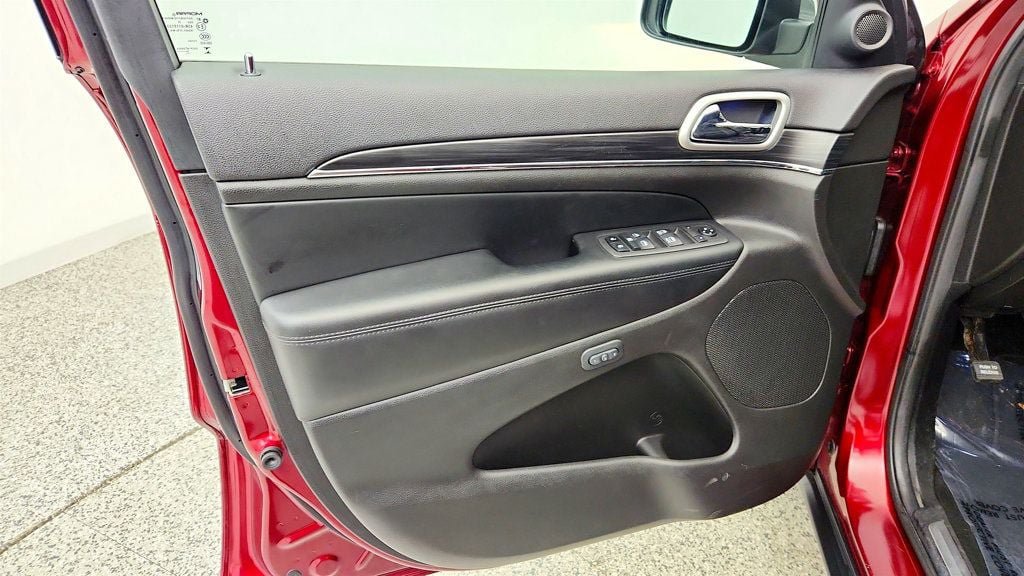 Used 2019 Jeep Grand Cherokee Limited RWD image 10