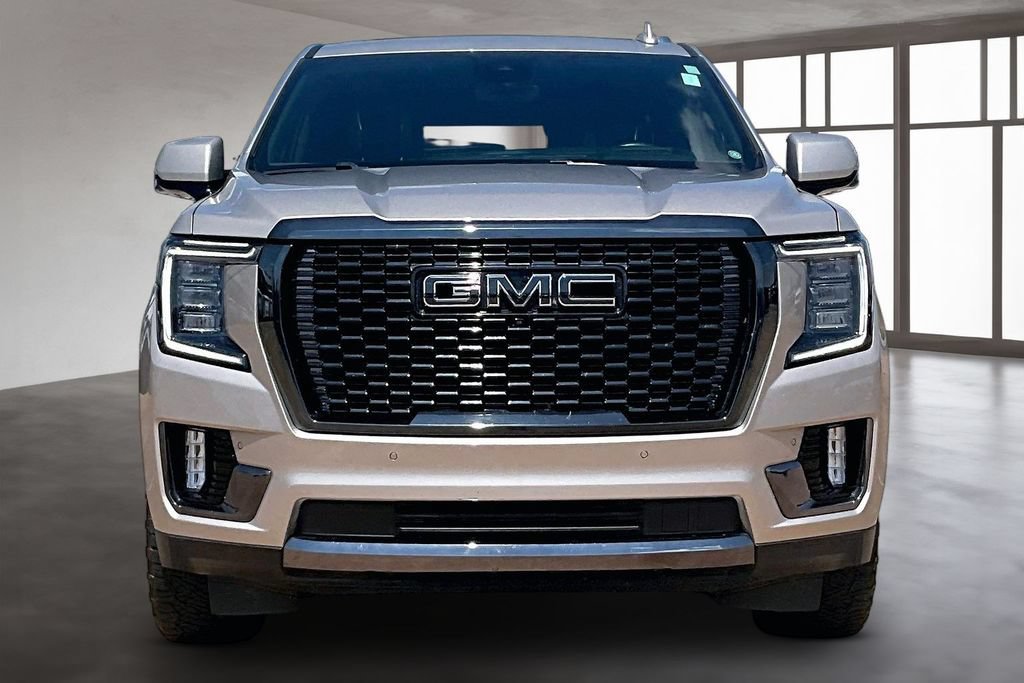 Used 2024 GMC Yukon Denali Ultimate AWD/4WD image 3