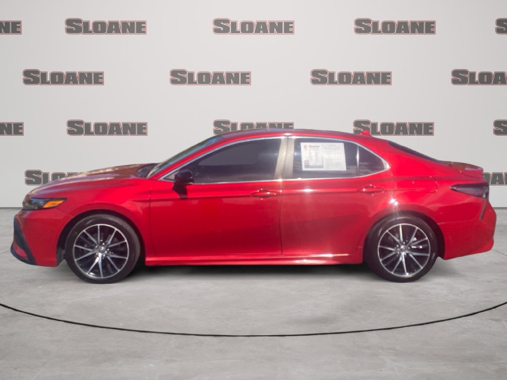 Used 2021 Toyota Camry SE FWD image 2