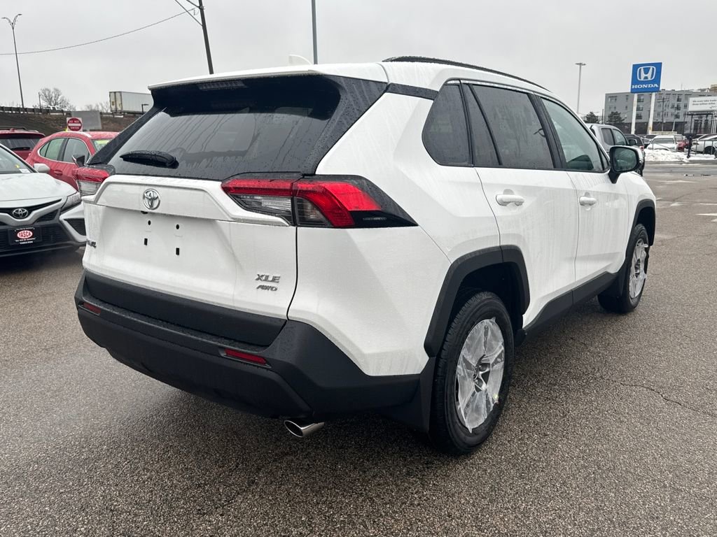 New 2025 Toyota RAV4 XLE image 7