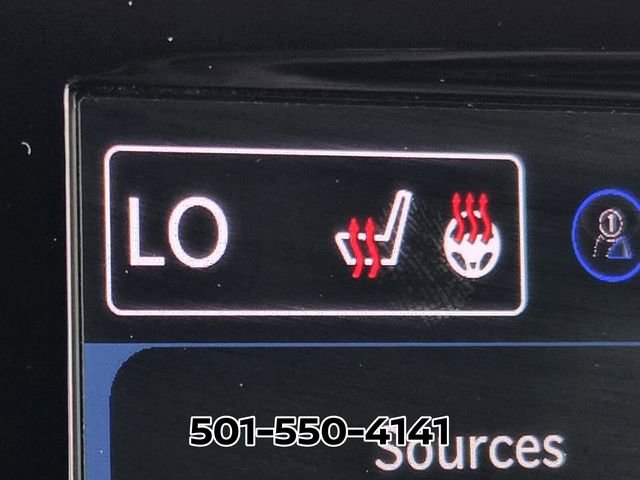 Used 2025 Chrysler Pacifica Select image 23