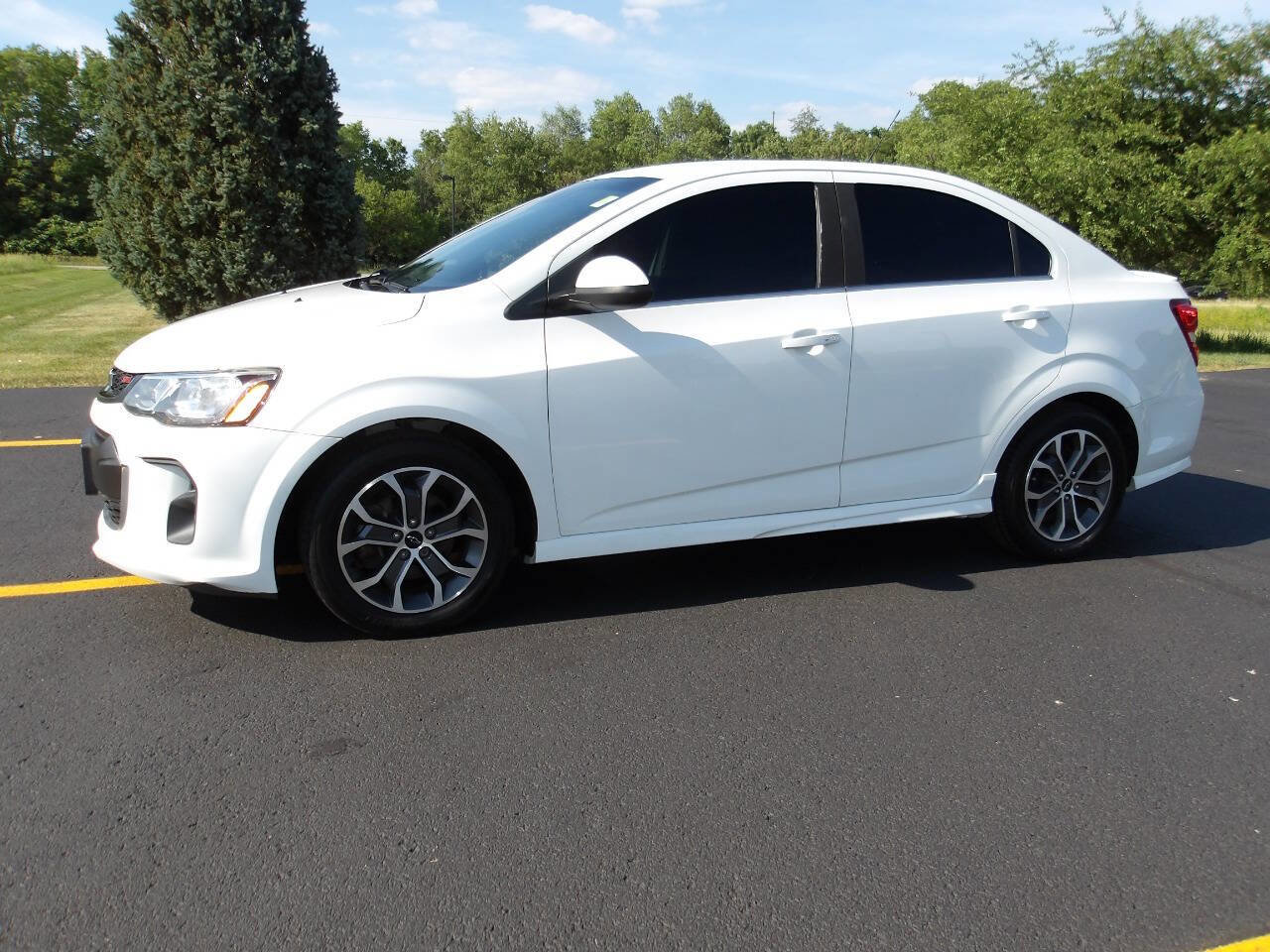 Used 2019 Chevrolet Sonic LT w/ Convenience Package FWD image 12