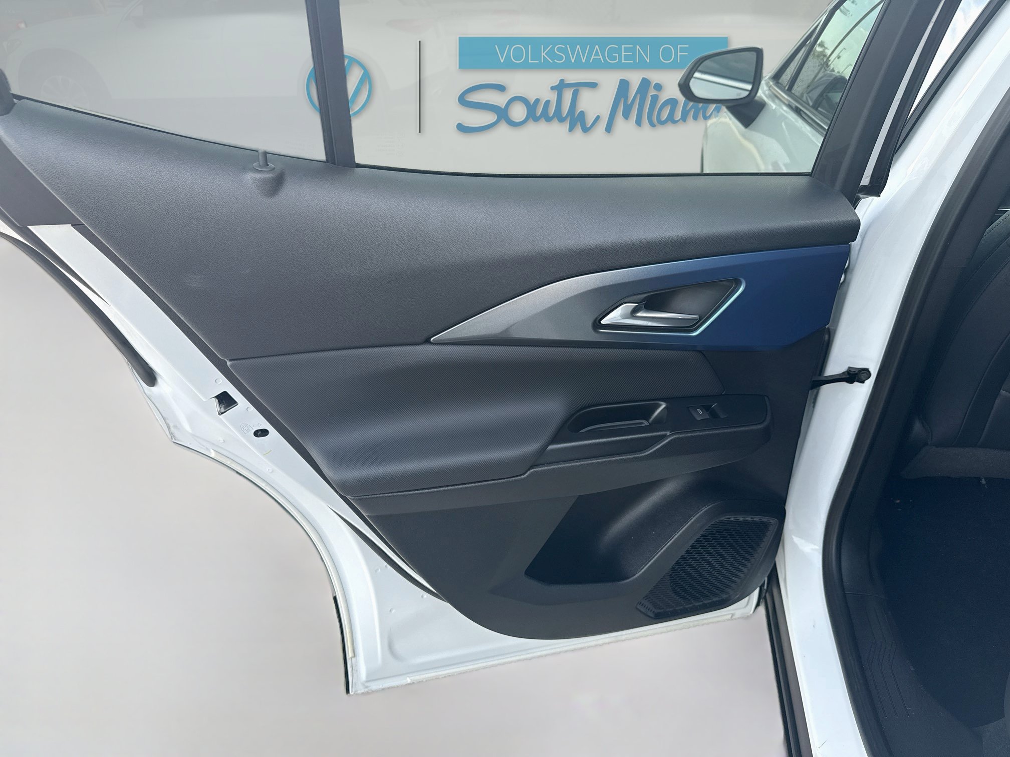 Used 2024 Chevrolet Equinox EV LT FWD image 26