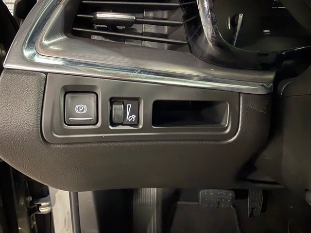 Used 2019 Cadillac XT5 Premium Luxury w/ Driver Assist Package image 16