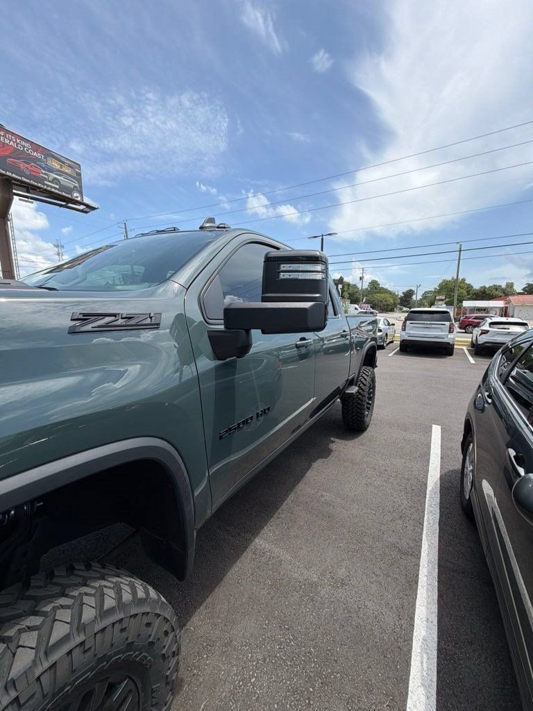 Used 2025 Chevrolet Silverado 2500 LT w/ Trail Boss Package AWD/4WD image 4