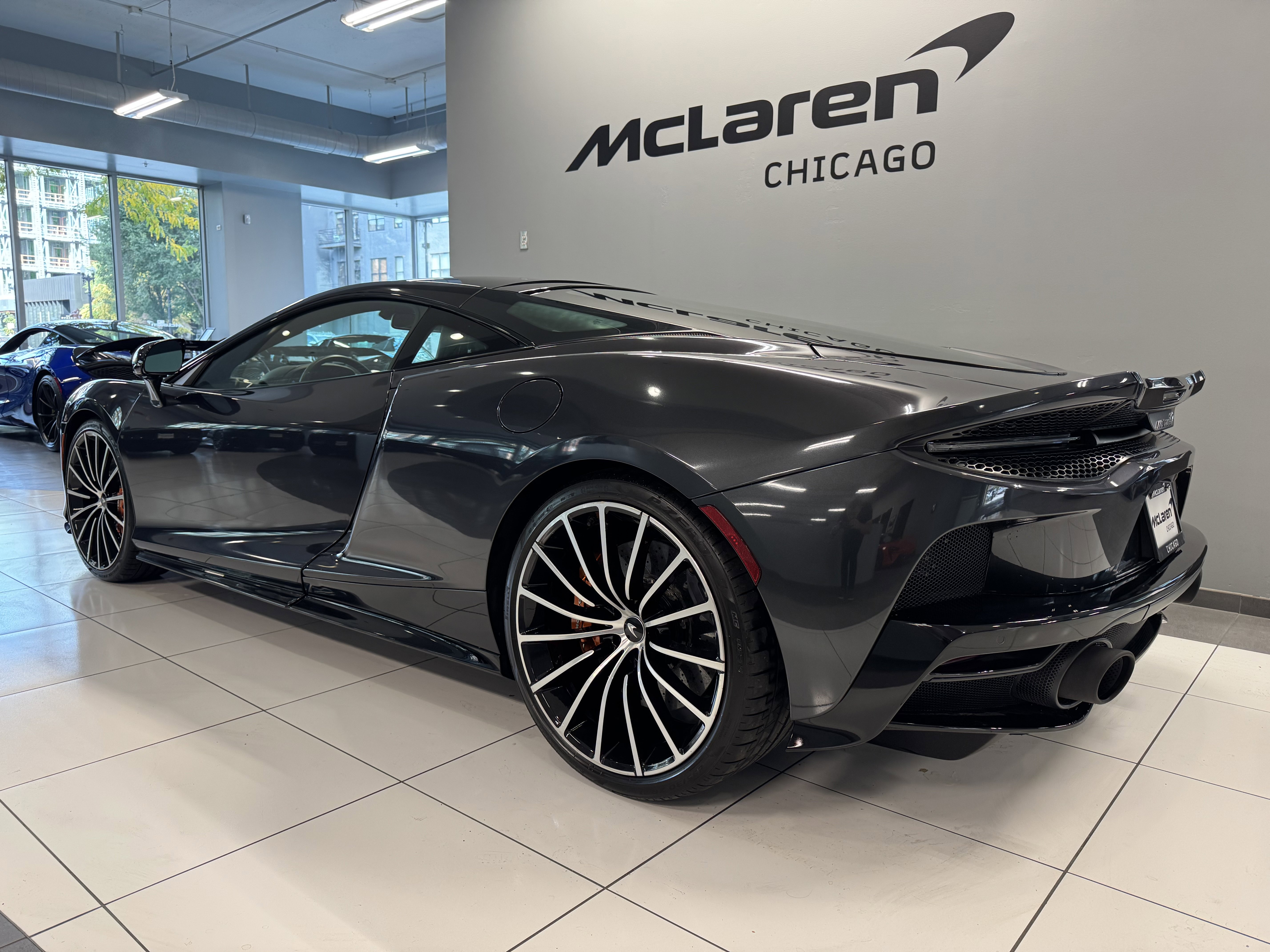 Used 2022 McLaren GT image 3