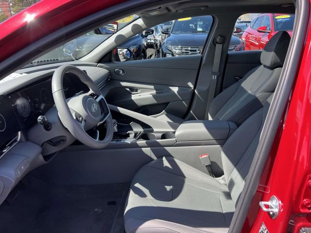 Certified 2025 Hyundai Elantra SEL image 16