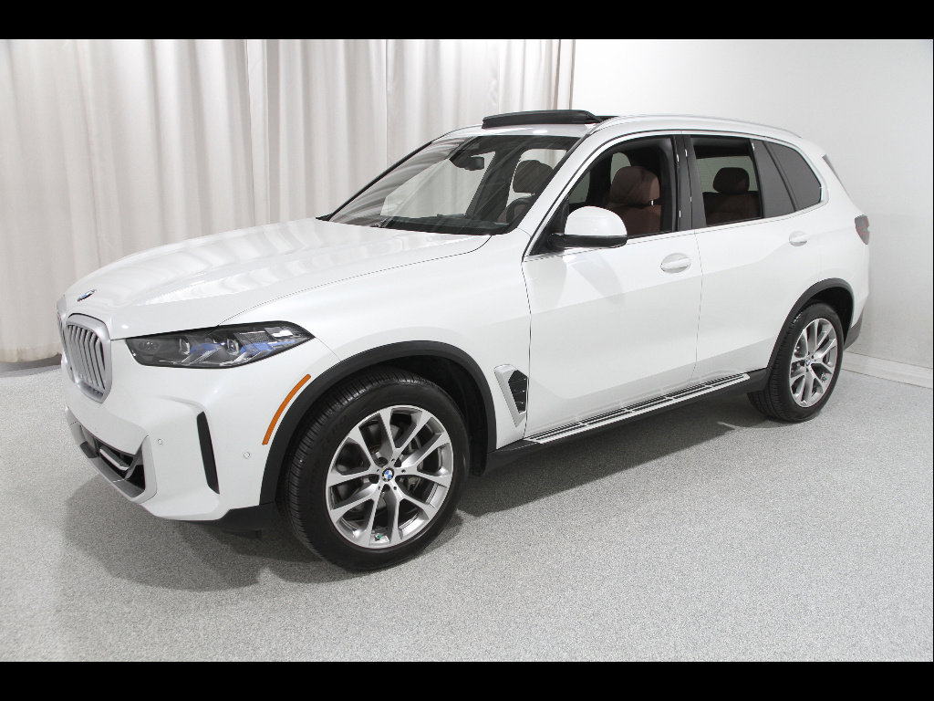 Certified 2025 BMW X5 xDrive40i w/ Climate Comfort Package image 3