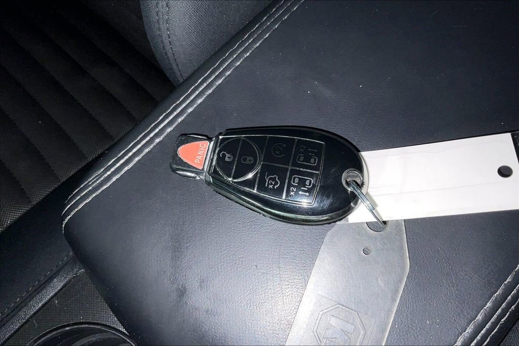 Used 2012 Dodge Challenger SXT image 13