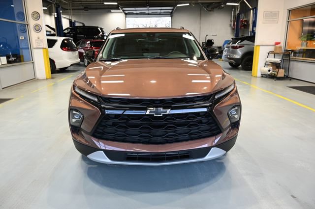 Used 2024 Chevrolet Blazer LT w/ Midnight/Sport Edition image 2