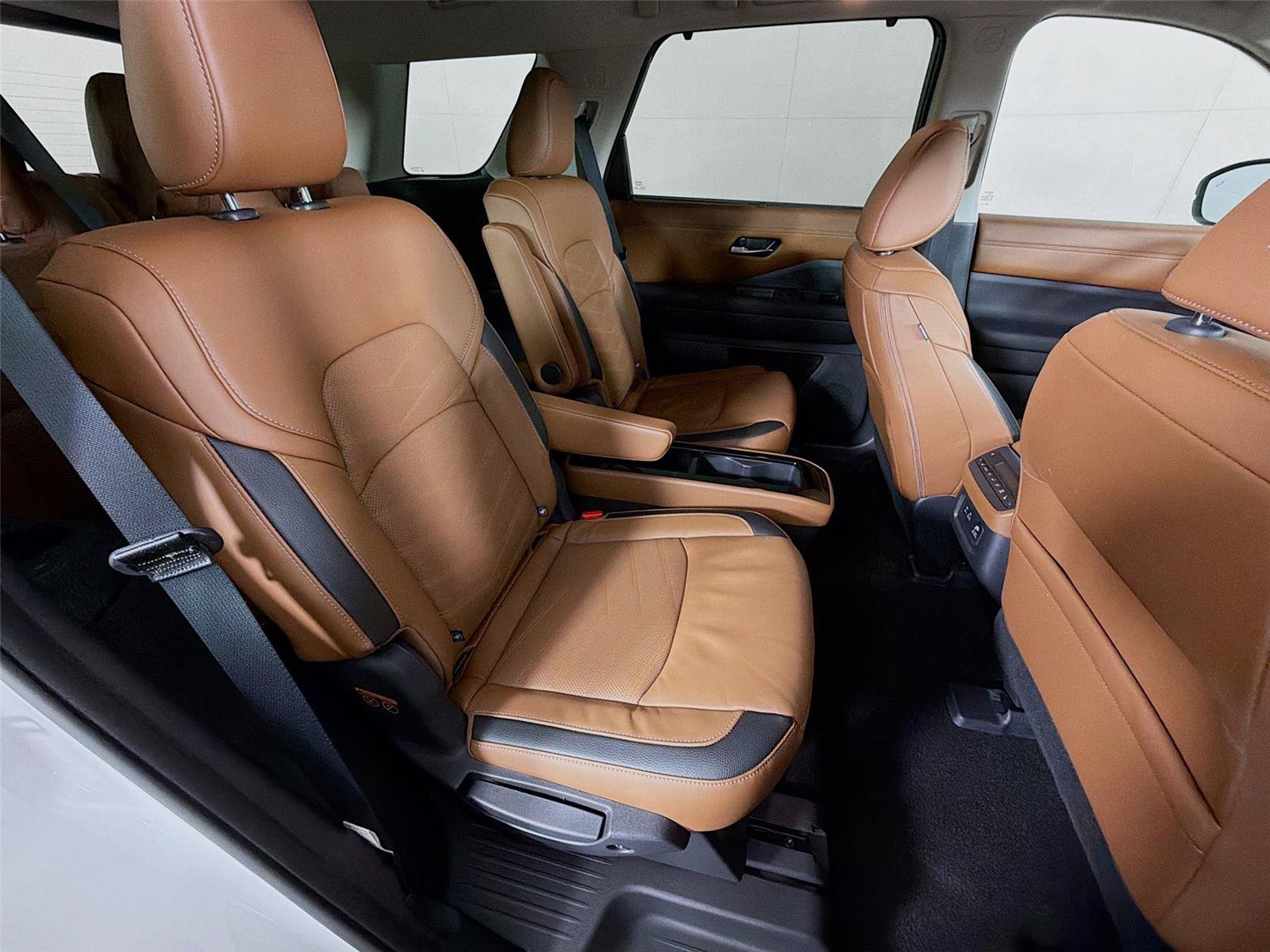 Used 2023 Nissan Pathfinder Platinum AWD/4WD image 30