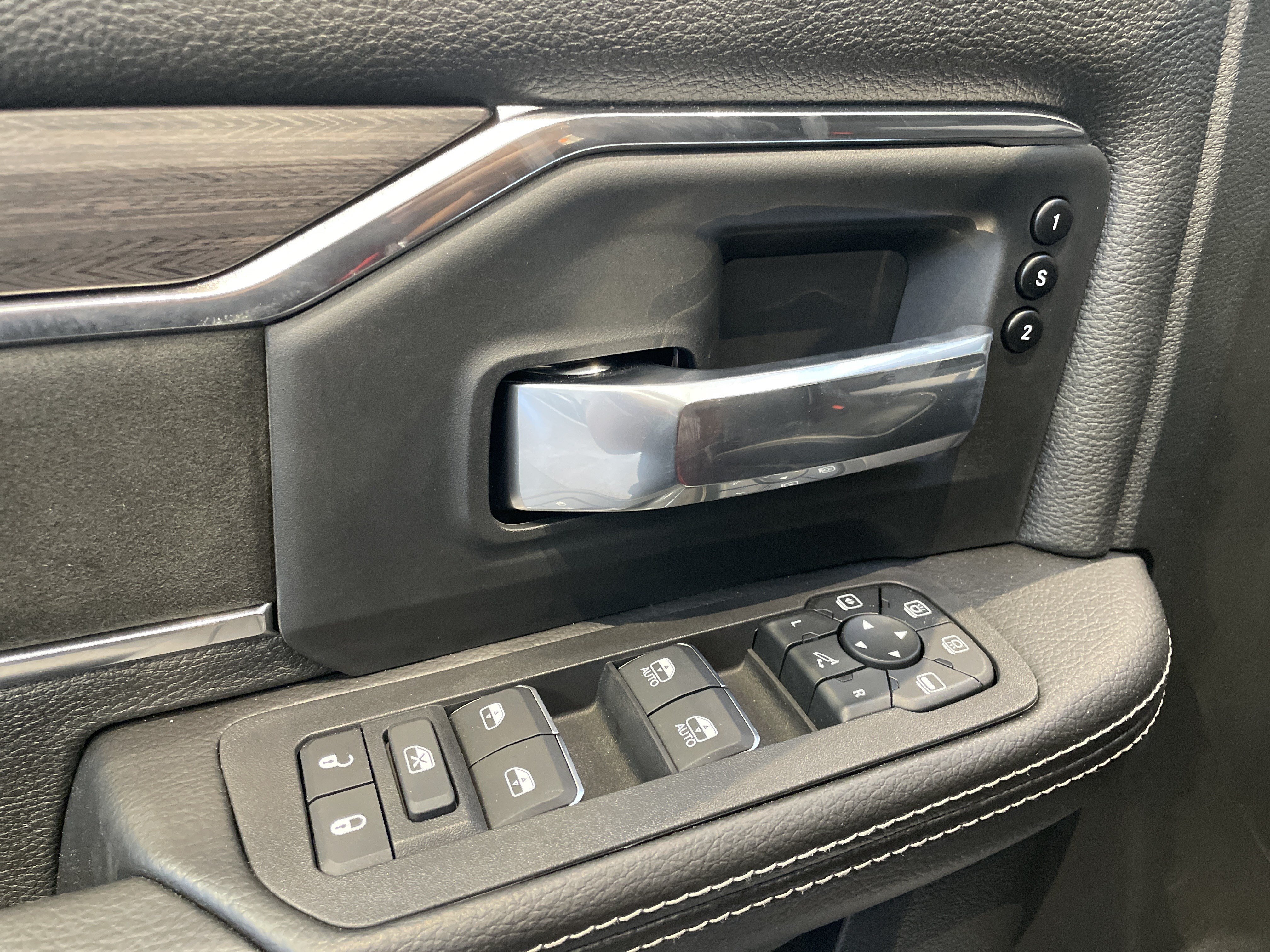 New 2026 RAM 3500 Laramie w/ Max Tow Package AWD/4WD image 15