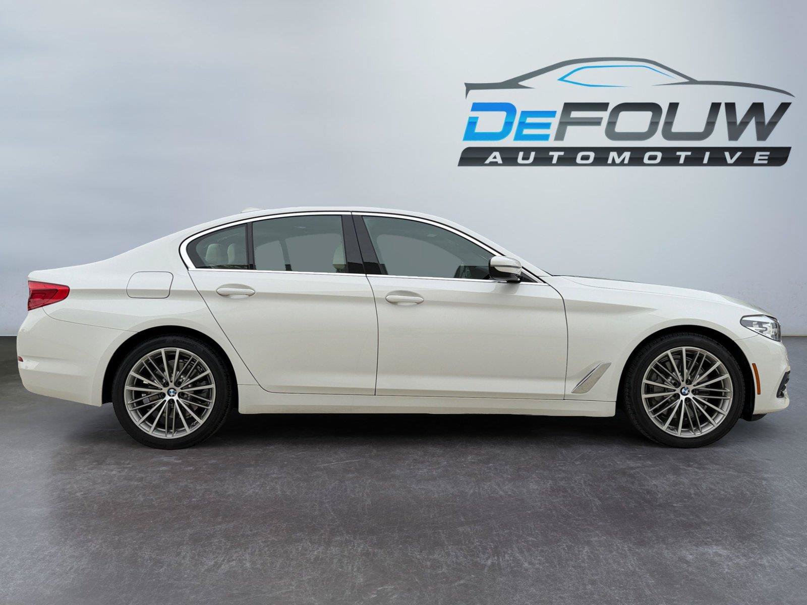 Used 2020 BMW 530i xDrive w/ Convenience Package AWD/4WD image 2