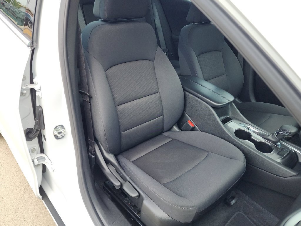 Used 2025 Chevrolet Malibu LT FWD image 23