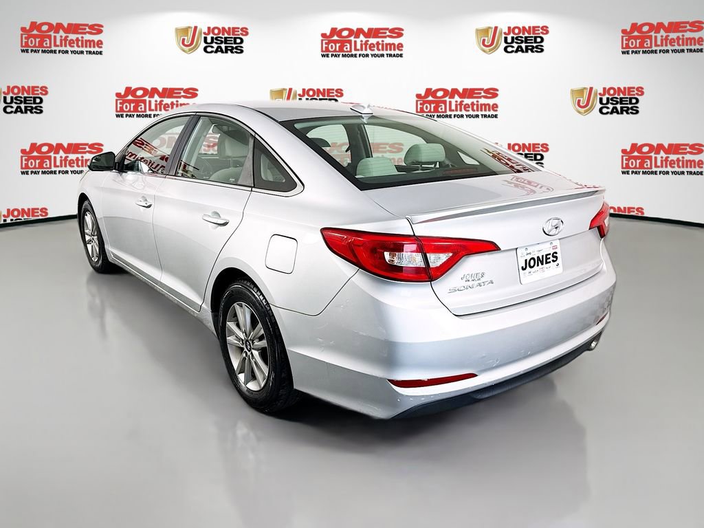 Used 2016 Hyundai Sonata SE image 2