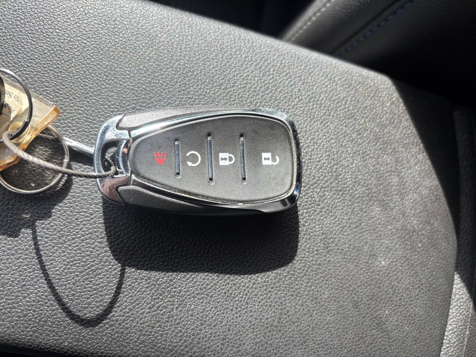 Used 2025 Chevrolet Trax LT FWD image 21