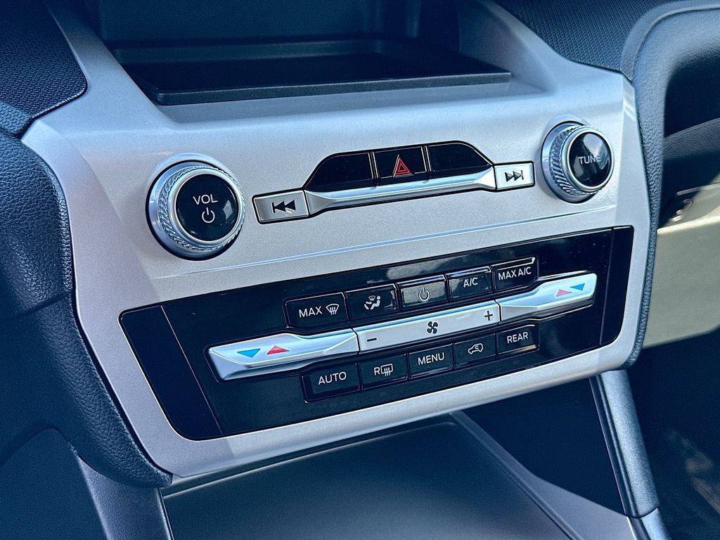 Used 2022 Ford Explorer 2WD image 16