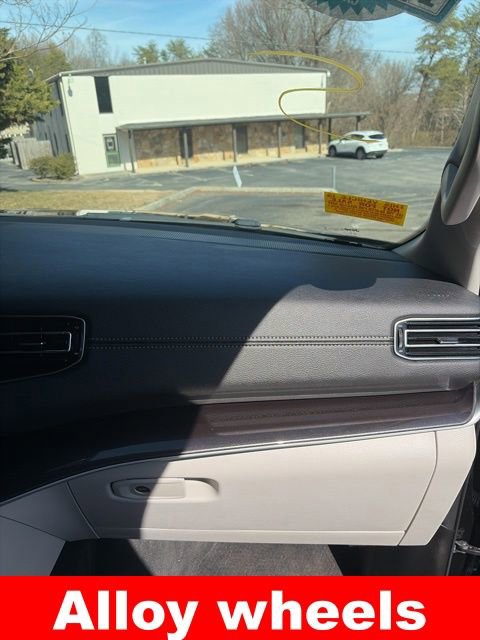 Used 2023 Jeep Wagoneer L 4WD image 21